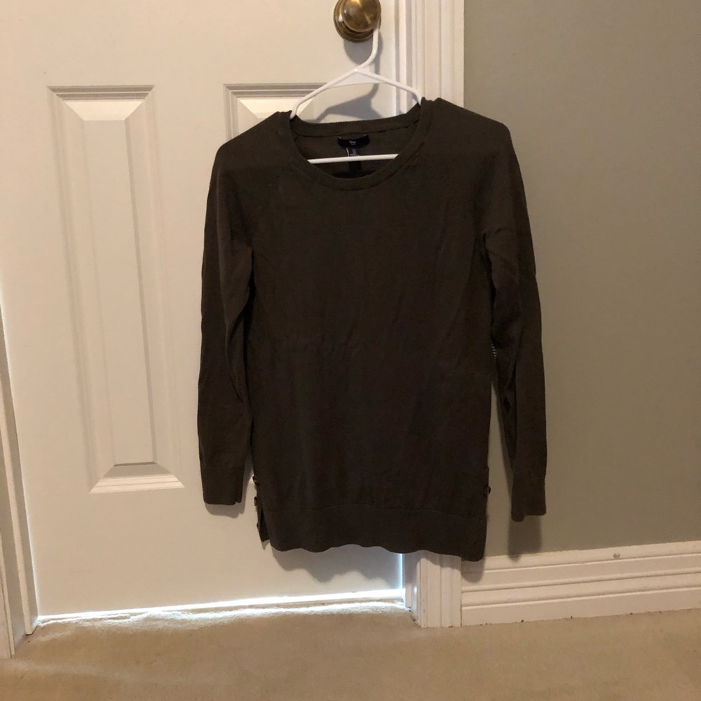 Gap olive sweater with cute elbow patches